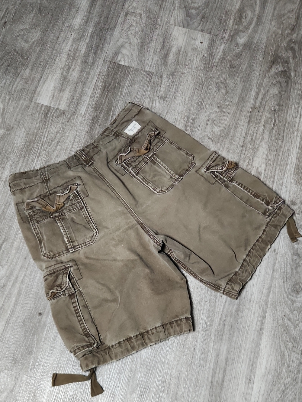 Vintage Abercrombie & Fitch Distressed Cargo Shorts in Olive - Picture 7 of 7